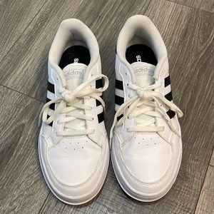 Adidas BW tennis shoes